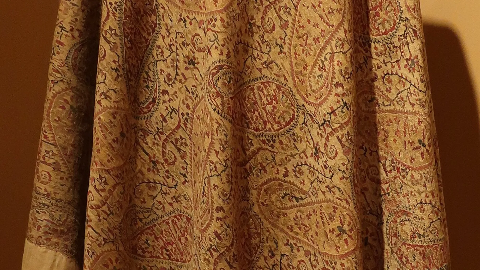 Folk tales, woven in wool